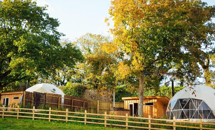 The Little Retreat is an escape : A feel good location that restores the body, inspires the mind and energises the soul. 
​
Explore the coastline, r
